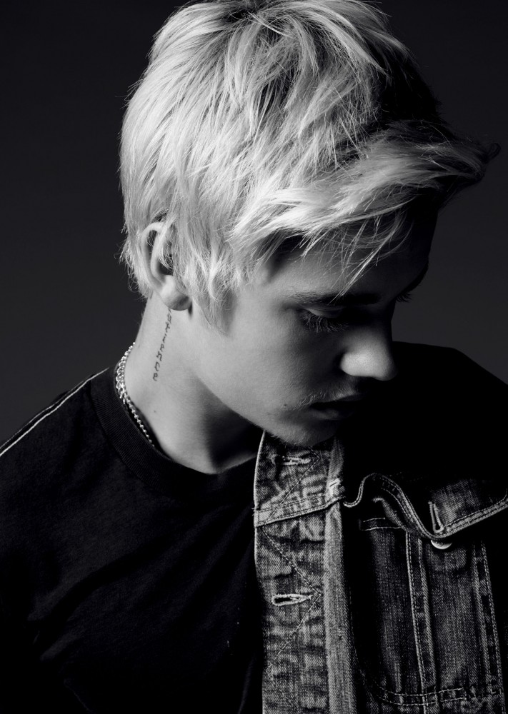Justin Bieber looking right